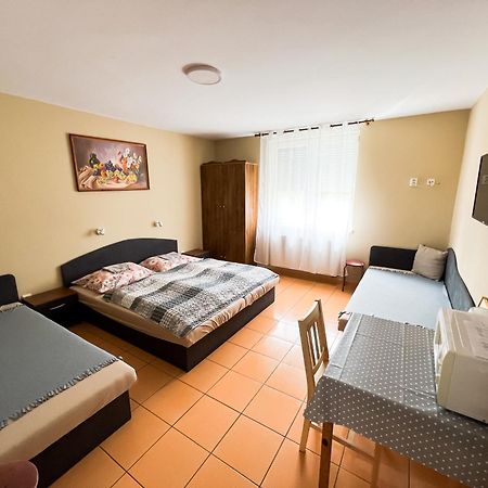 Apartman Taktik Velky Meder Ngoại thất bức ảnh